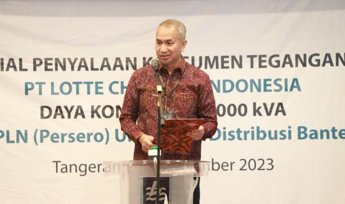 General Manager PT PLN (Persero) Unit Induk Distribusi Banten (PLN UID Banten), Abdul Mukhlis dalam Acara Penyalaan Konsumen Tegangan Tinggi PT Lotte Chemical Indonesia Daya 115.000 kVA, pada Kamis (30/11/2023). General Manager PT PLN (Persero) Unit Induk Distribusi Banten (PLN UID Banten), Abdul Mukhlis dalam Acara Penyalaan Konsumen Tegangan Tinggi PT Lotte Chemical Indonesia Daya 115.000 kVA, pada Kamis (30/11/2023).