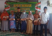Jumat Berkah, Koramil 0602-05/Cipocok Jaya Bagikan 200 Karung Beras untuk Lansia dan Anak Yatim