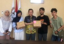 Dukung Pemberdayaan Masyarakat, Ketua DPRD Kota Serang Borong Hampers Komunitas Penyintas Bencana