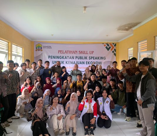 Puluhan Pemuda Kota Serang Ikuti Pelatihan Skill Up Public Speaking untuk Kemajuan Ekonomi