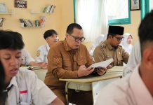 Implementasikan Program Serang Mengaji, Walikota Budi Rustandi Baca Al Qur’an Bareng Siswa SMPN 1