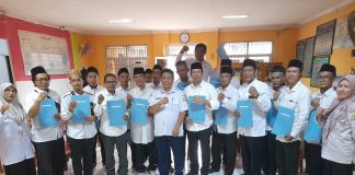 Ubah Mindset, Lurah Unyur Lantik 16 Ketua RT/RW sebagai Garda Terdepan Pemerintahan