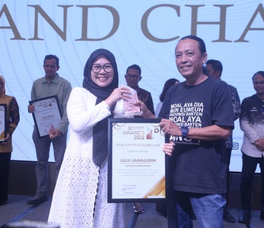 16 Tahun FBn, Ekbispar Award Nobatkan Lulu Jamaludin sebagai Jurnalis Peduli Sosial Kemasyarakatan