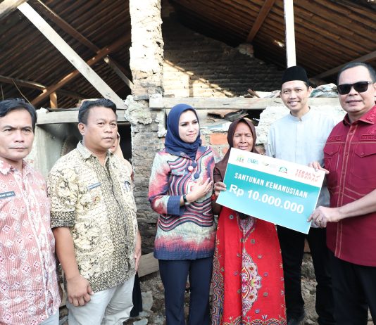 Ibunya Dikunjungi Walikota Serang dan Diberi Bantuan, Warga Unyur Terharu Hingga Pingsan