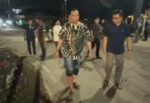 Instruksi Gubernur Banten, Budi Rustandi Lembur Bersihkan Sampah di Kroya Demi Atasi Banjir di Kota Serang