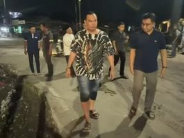 Instruksi Gubernur Banten, Budi Rustandi Lembur Bersihkan Sampah di Kroya Demi Atasi Banjir di Kota Serang