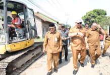 Walikota Serang Turun Langsung Awasi Proyek Betonisasi, Kontraktor Asal-asalan Terancam Tak Dibayar